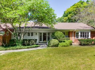 518 Forest Hill Rd, Lake Forest, IL 60045