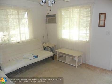 2nd image of 1706 Plunkett St