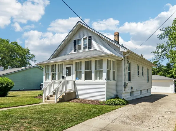 470 N Prairie Ave, Mundelein, IL 60060