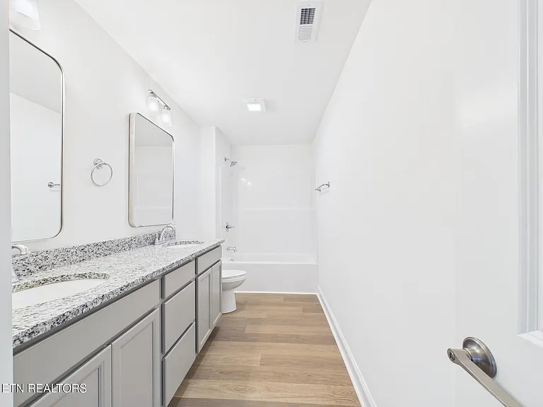 1729 Lateglow Way — Photo 46