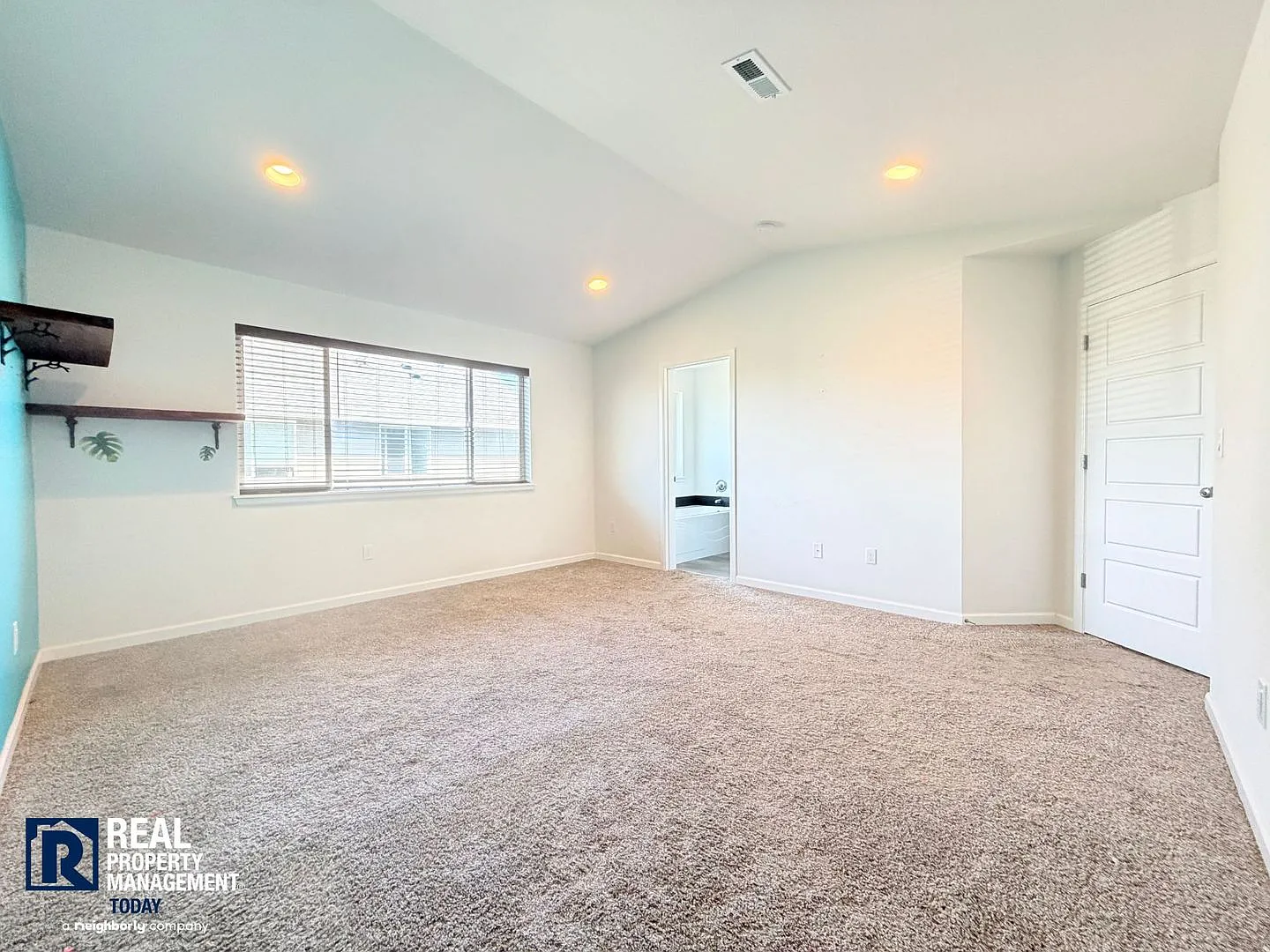Spacious 5-Bedroom Corner-Lot Home with 3-Car Garage & Covered Patio — Photo 4