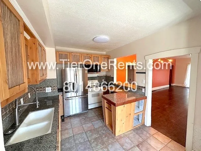 141 E Wentworth Ave — Photo 8