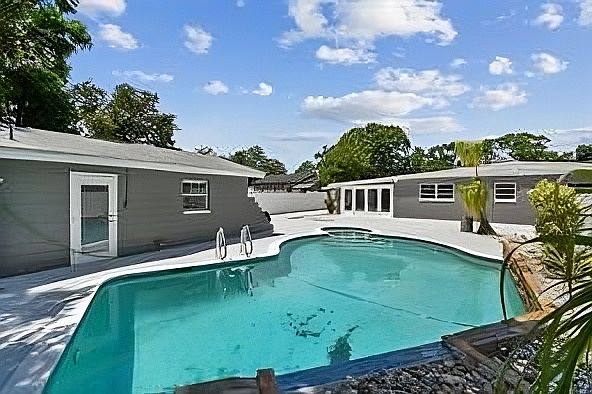 1st image of 3909 N Clearfield Ave #2