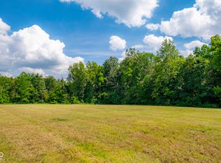 6475 W Ohio Ridge Rd, Columbus, IN 47201