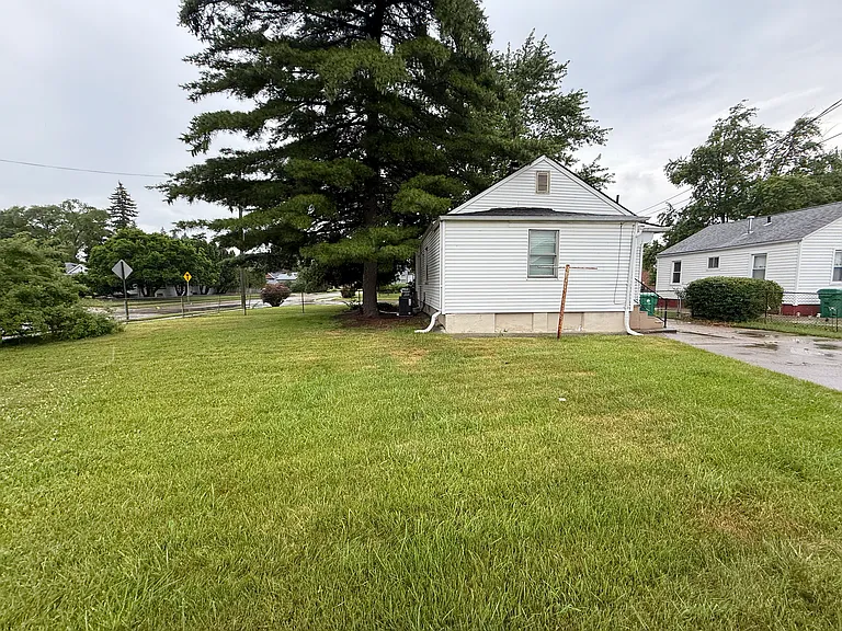 22538 Raven Ave — Photo 3