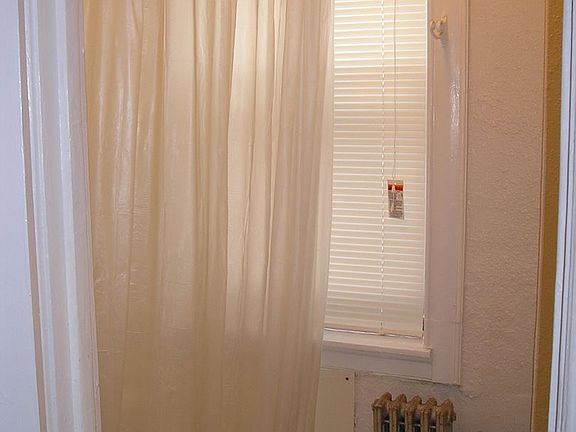 5th image of 2820 1st Ave S APT 9