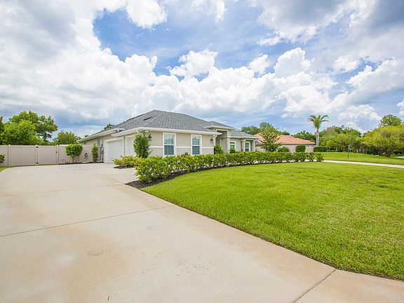 5th image of 3943 Cree Dr