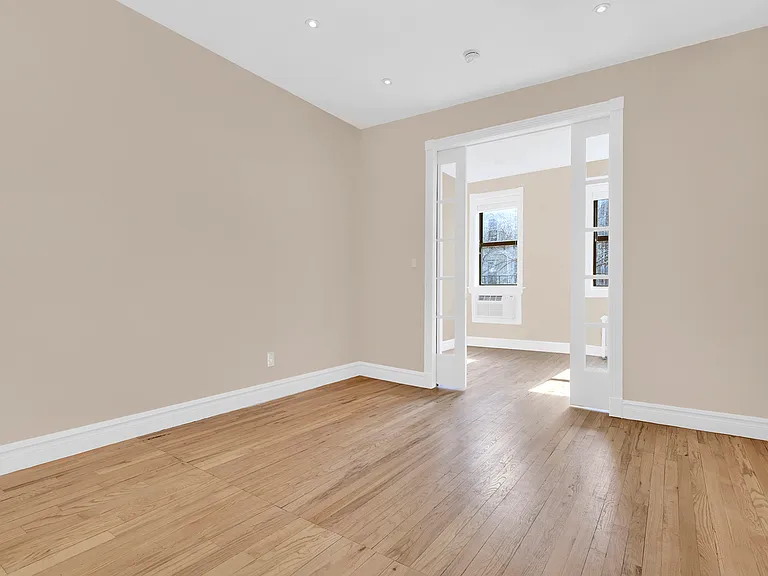 404 E 88th St #4G — Photo 1