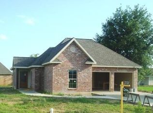 105 6th St, Iowa, LA 70647