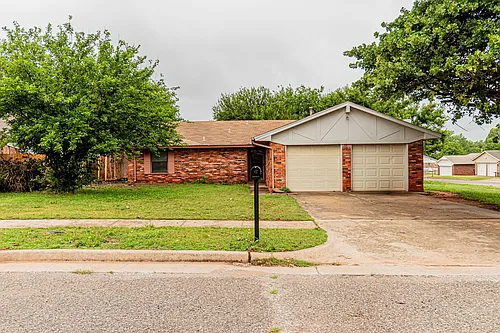 3808 Oakcliff Dr Photo 1
