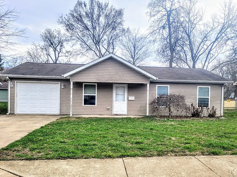 1128 Leonard Ave — Photo 10