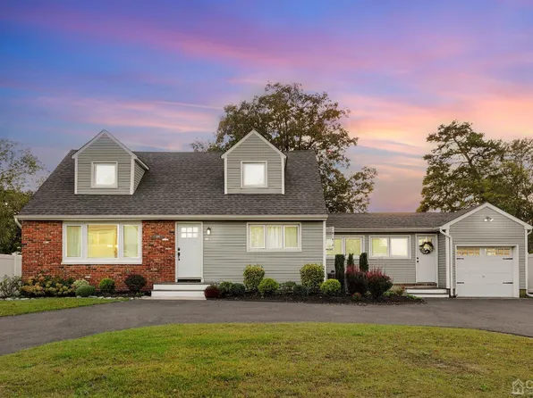 328 Heritage Dr, Brick, NJ 08723