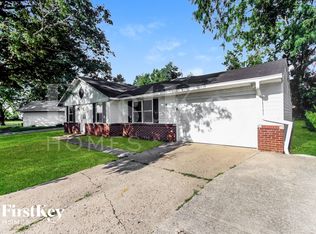 1281 Tree Top Ln, Greenwood, IN 46142