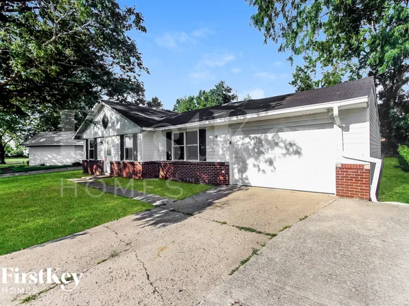 1281 Tree Top Ln, Greenwood, IN 46142