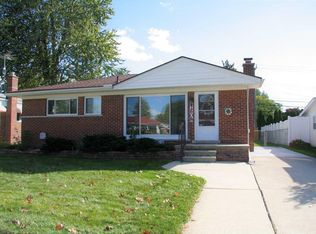 22608 Raymond Ct, Saint Clair Shores, MI 48082