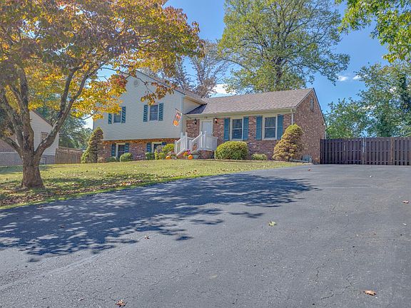 5th image of 79 Deerfield Ln