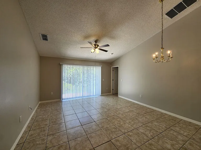 1605 Redfin Dr — Photo 4