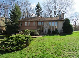 135 Phillips Dr, Canonsburg, PA 15317