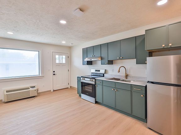 4th image of 551 Elm St #5