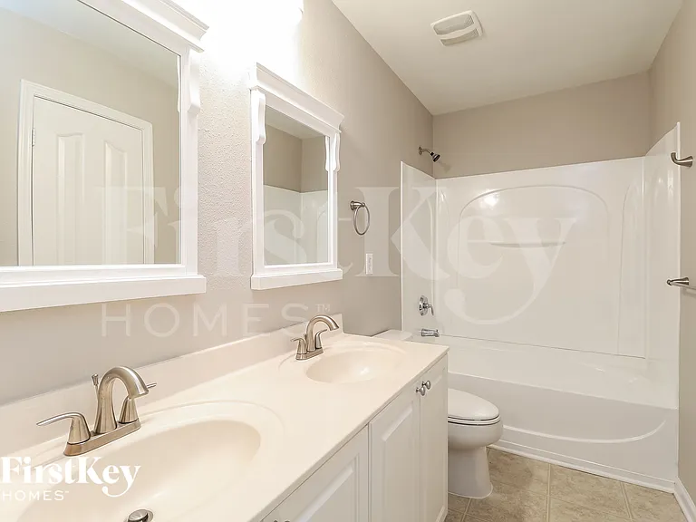 14212 Waterlyn Dr — Photo 16