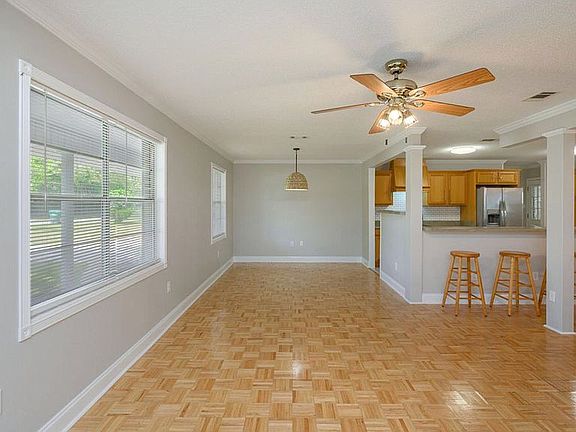 5th image of 724 Powell Dr NE
