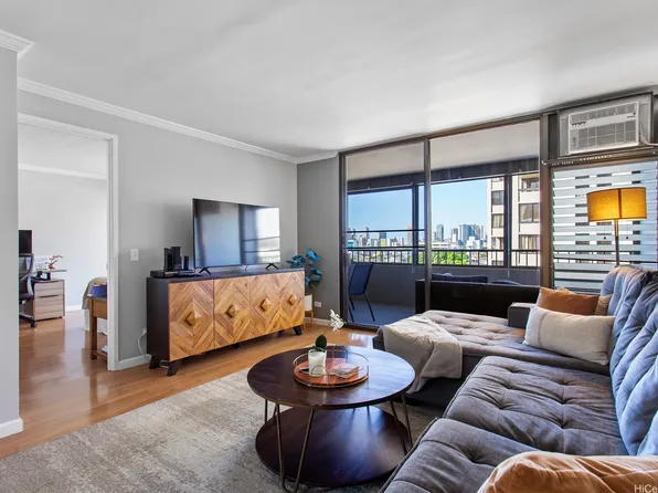 1521 Alexander St APT 406, Honolulu, HI 96822