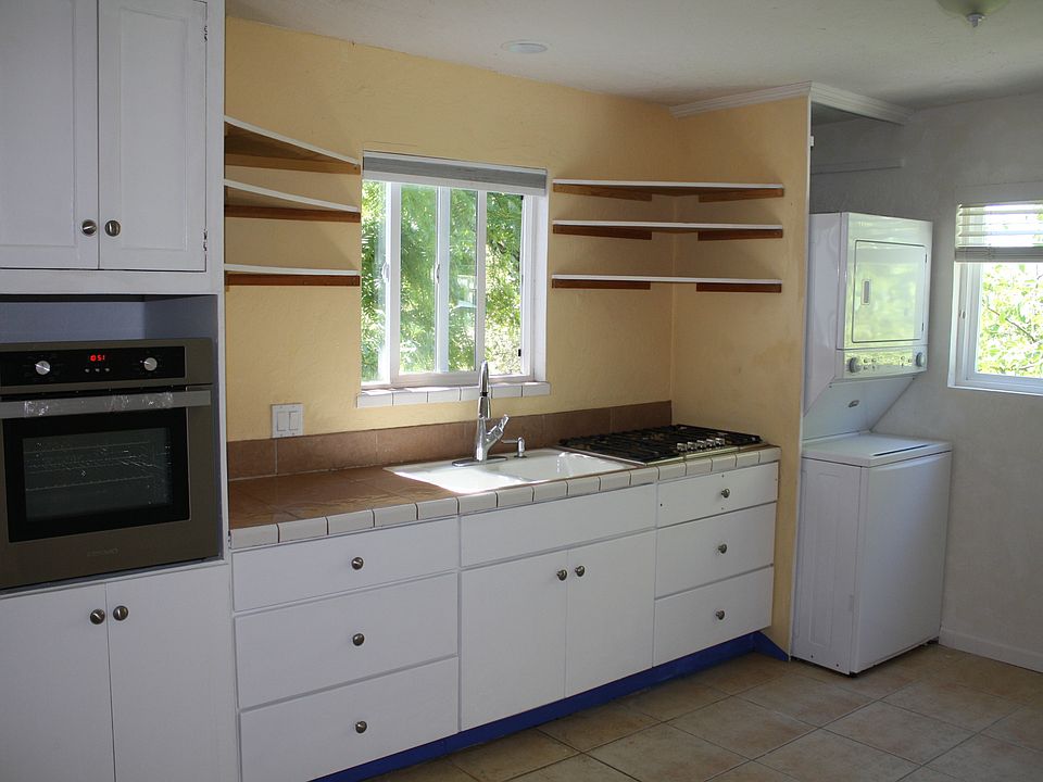 Washer and dryer included