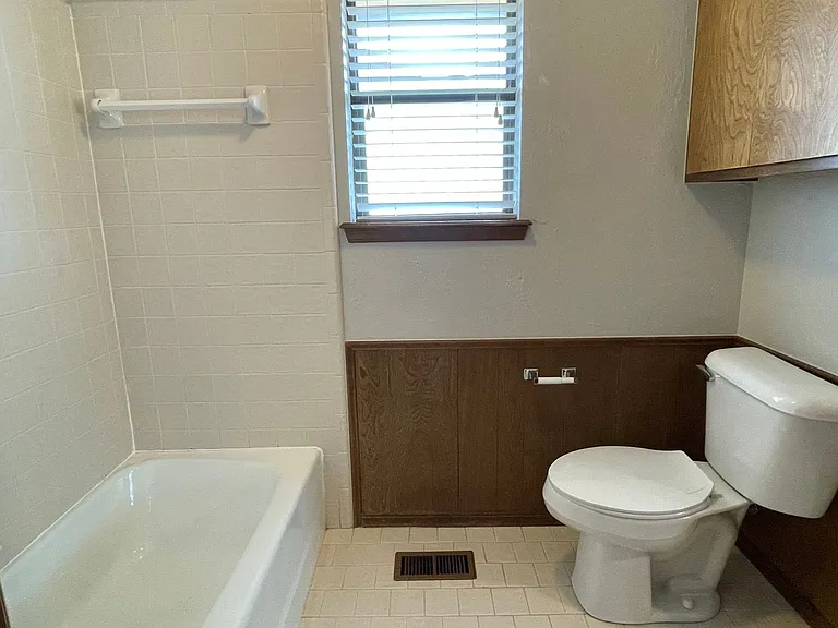 903 Northbrook Ave — Photo 16