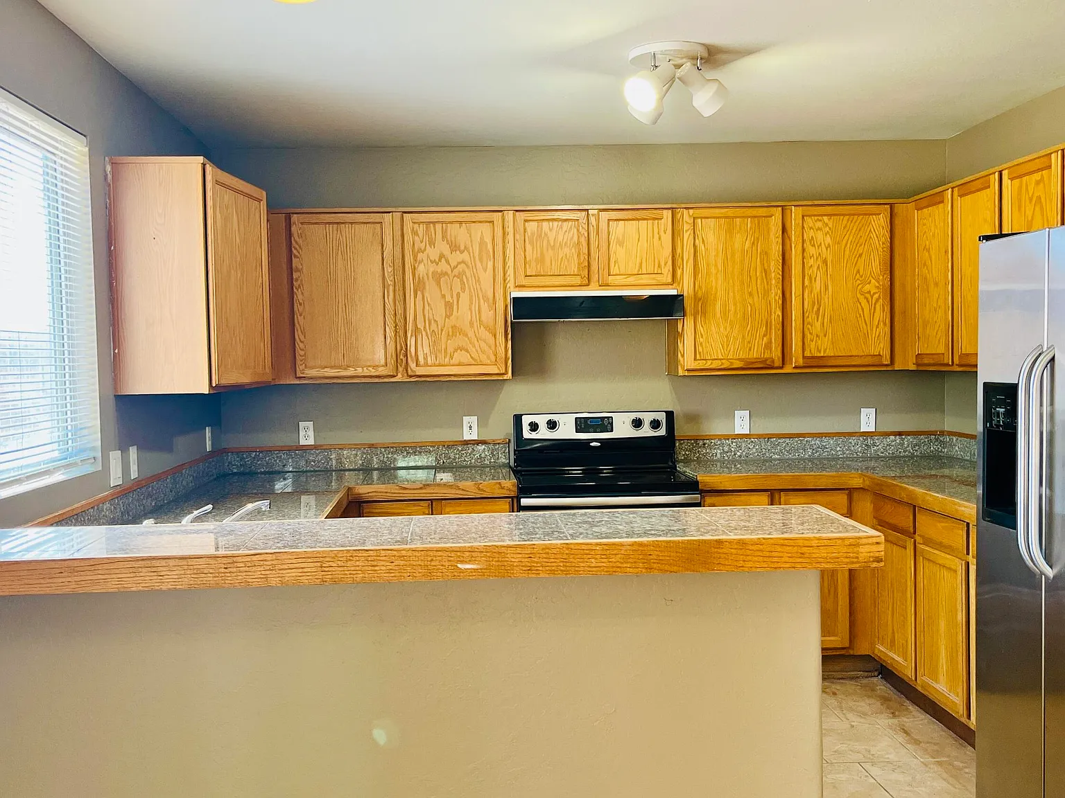 4 bed, 2.0 bath, 1846 sqft, $2,200 — Photo 4