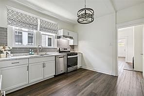 4th image of 3038 Republic St