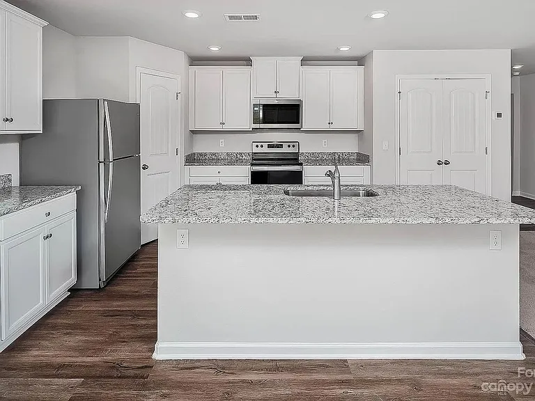 1720 Nia Rd — Photo 3