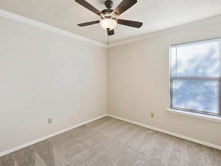 318 Lodge Rd — Photo 15