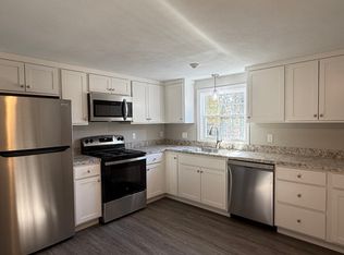 484 Victory Hwy APT 3, North Smithfield, RI 02896