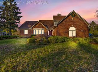 14855 Brompton Ct, Shelby Township, MI