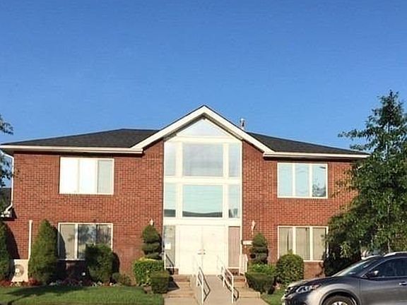 3rd image of 15849 84th St