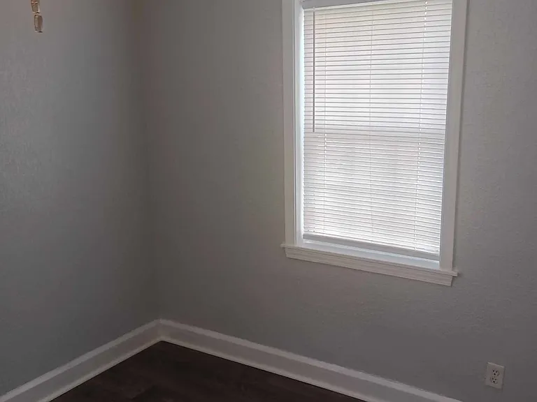 511 Rule St — Photo 9