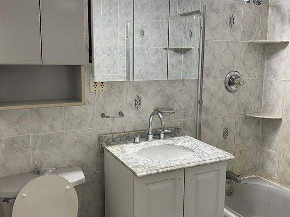 3rd image of 276 Emerson Ave #1B