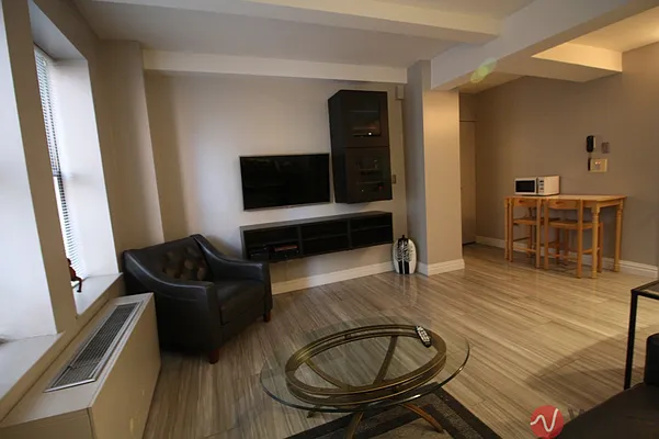 Rented by Wave Real Estate Group | media 29