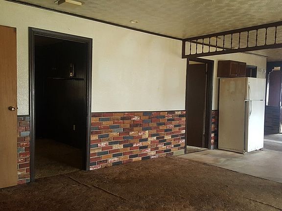 5th image of 209 S Academy St