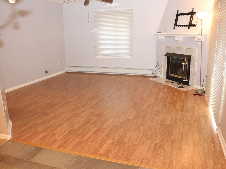 Living Room with Gas Fireplace