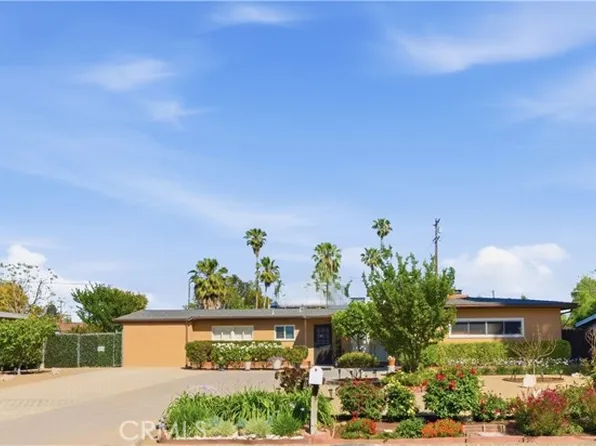 8546 Comanche Ave, Winnetka, CA 91306