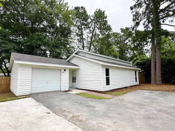 219 Pebble Creek Rd, Summerville, SC 29486