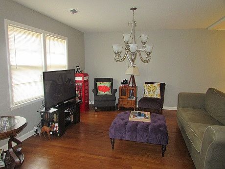 4th image of 1526 S Prairie St