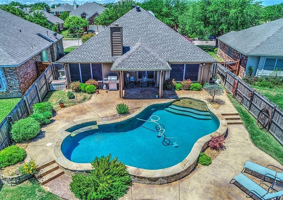 1st image of 6820 Country Club Dr