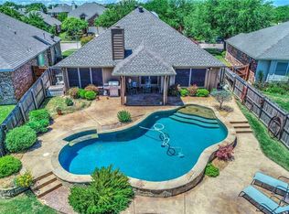 6820 Country Club Dr, Sachse, TX 75048
