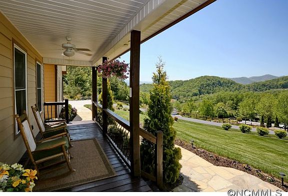 3rd image of 57 Kinross Ln