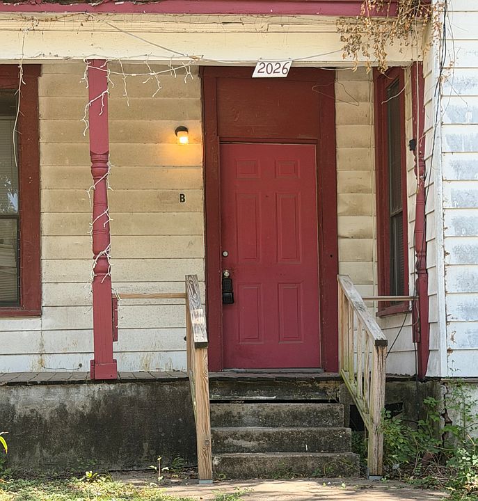 1st image of 2026 Clay Ave #B