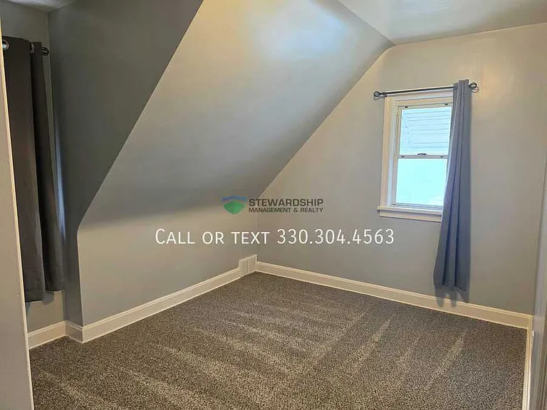 2119 Maple Ave NE — Photo 12