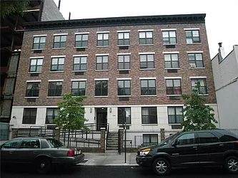 Rented by R New York