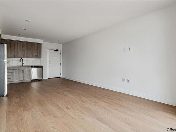 4th image of 3575 Chestnut Place #502